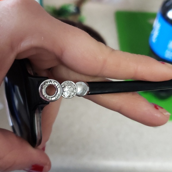 Coach glasses with coach case and cleaning cloth - Picture 3 of 5